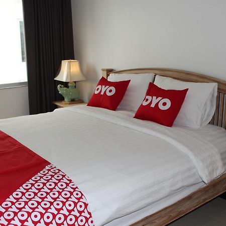 Oyo 75409 Premium The Family Hotel Chiang Mai Esterno foto