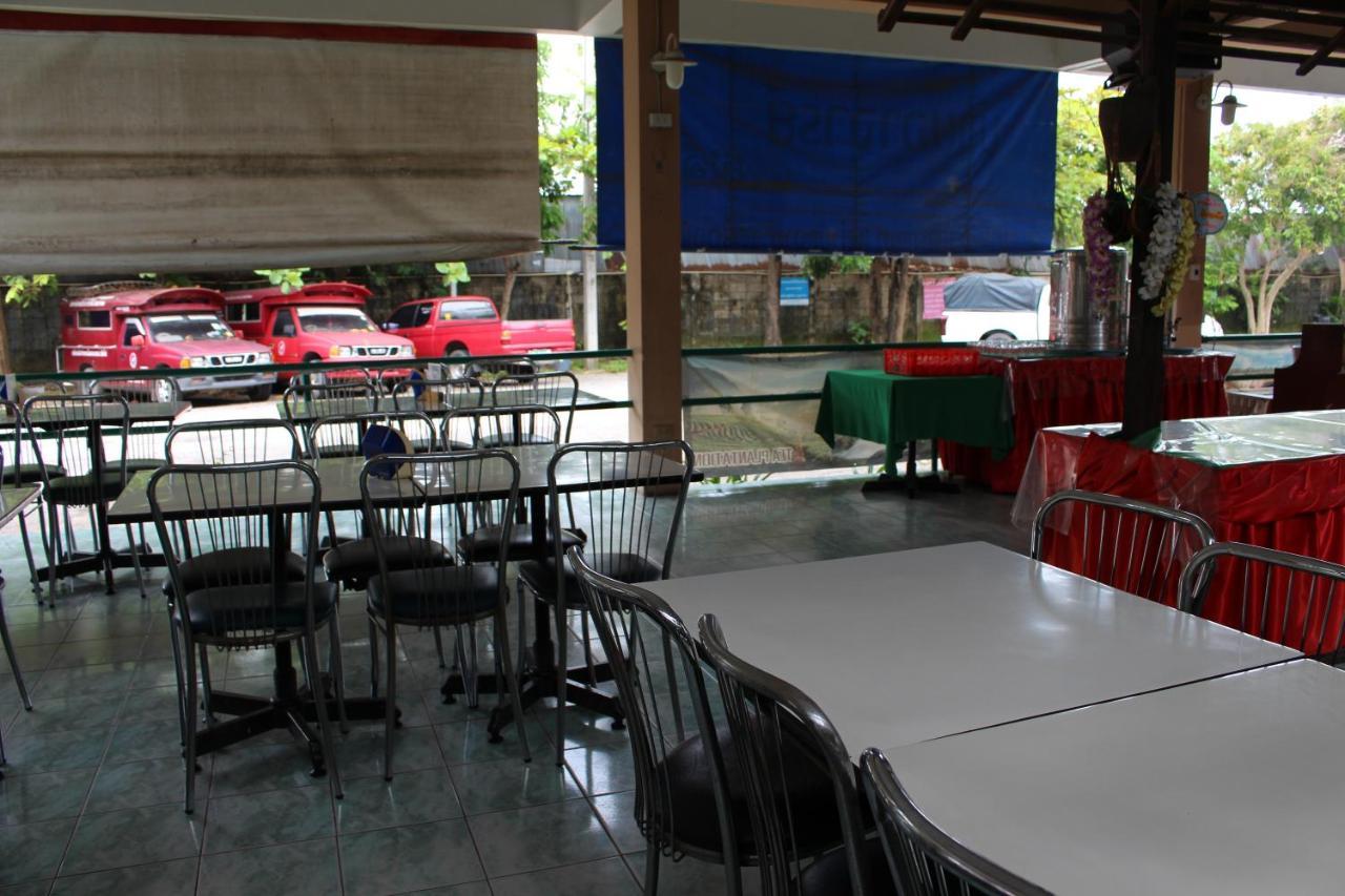 Oyo 75409 Premium The Family Hotel Chiang Mai Esterno foto