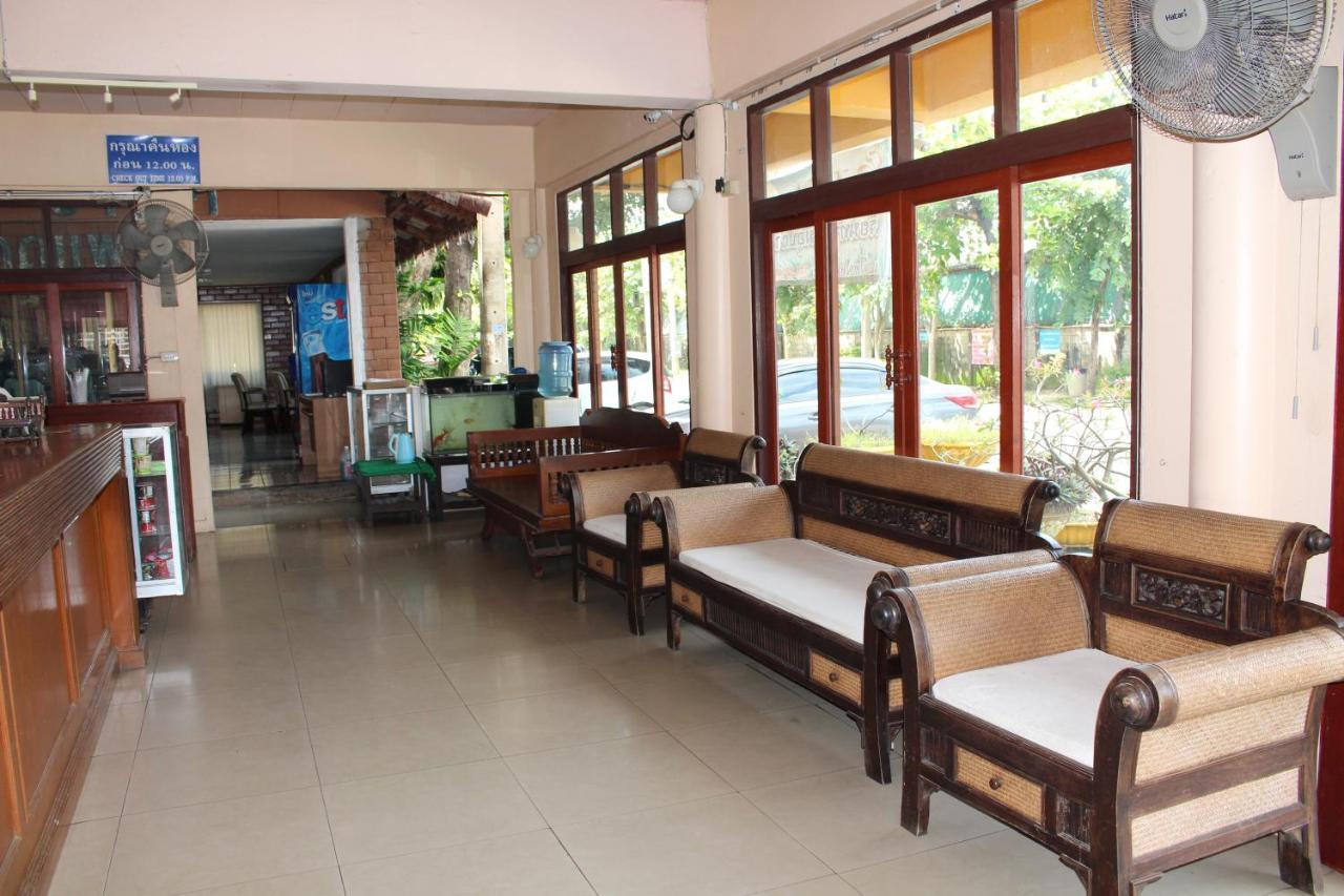 Oyo 75409 Premium The Family Hotel Chiang Mai Esterno foto
