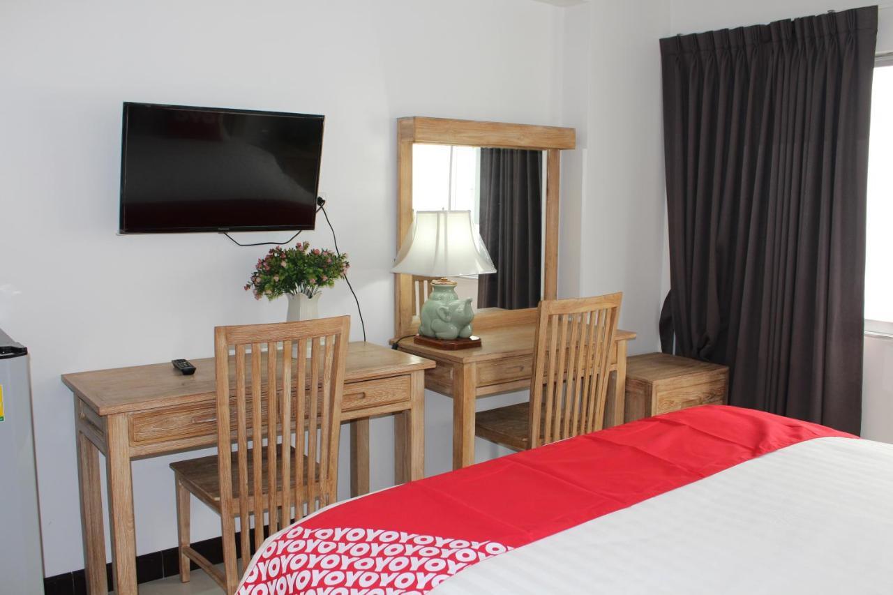 Oyo 75409 Premium The Family Hotel Chiang Mai Esterno foto