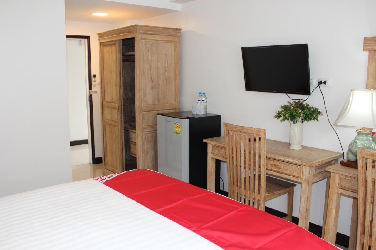 Oyo 75409 Premium The Family Hotel Chiang Mai Esterno foto