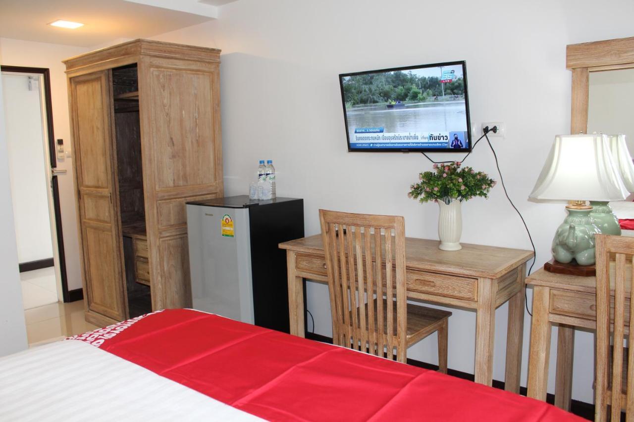 Oyo 75409 Premium The Family Hotel Chiang Mai Esterno foto